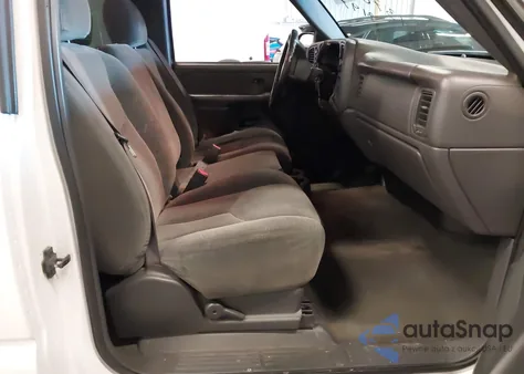 2003 Chevrolet Silverado 1500 Ls z USA, uszkodzony, nr VIN 1GCEK14T93Z176328